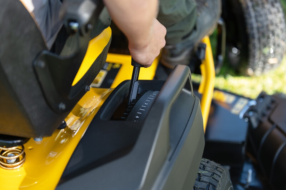 Cub Cadet XT3 QS127 + Mulching kit (14AFA5TQ603) - Imagen 8